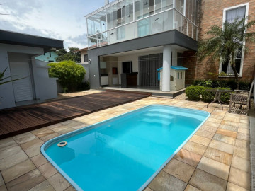 Casa Alto Padrão - Venda - Centro - Camboriú - SC